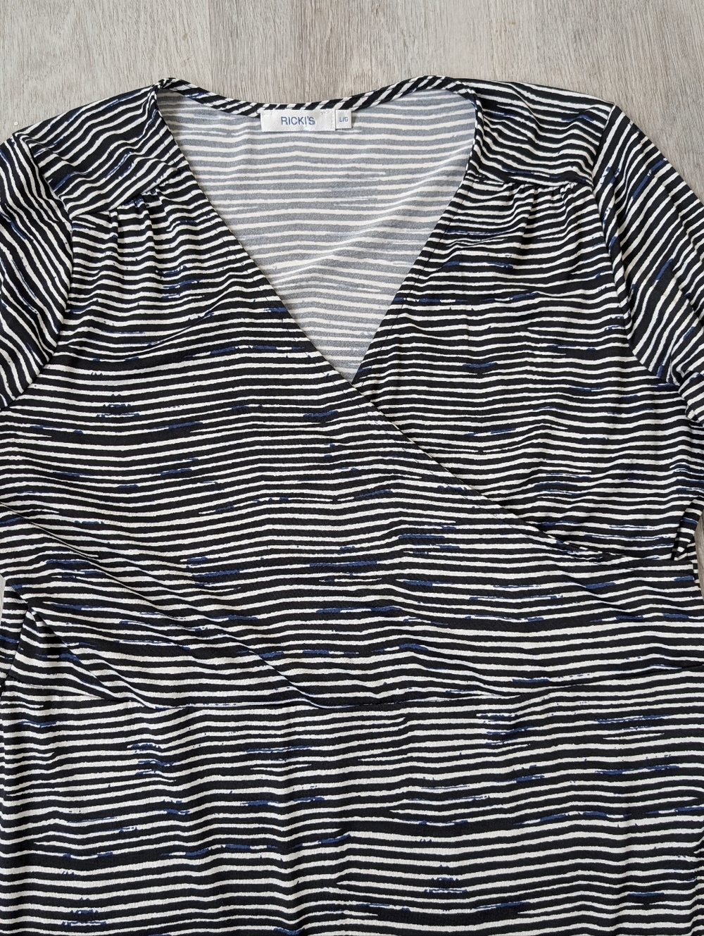 Ricki's Black White Striped V-Neck Stretchy Flowy Casual Midi Dress Size L - Picture 10 of 11